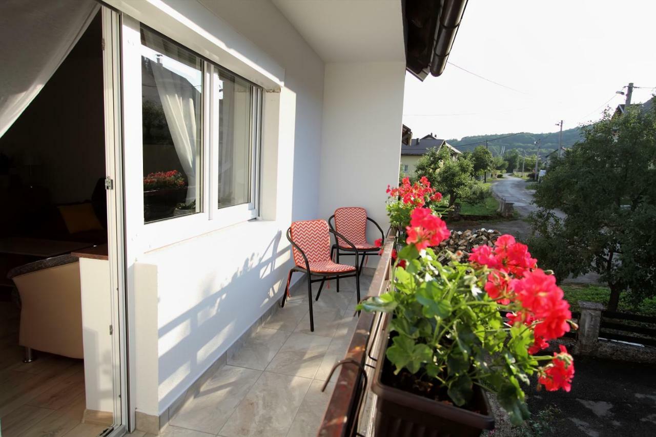 Apartman Ana Apartment Otočac Екстериор снимка