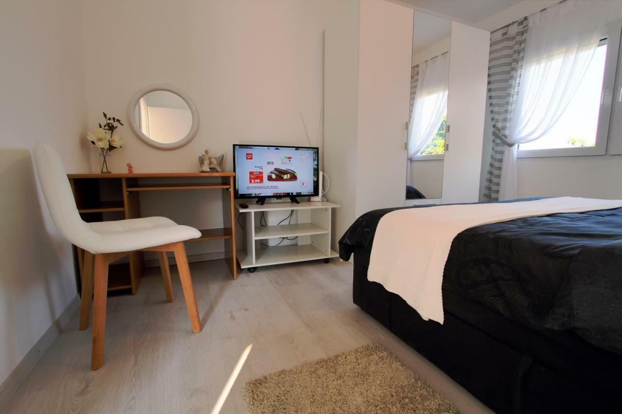 Apartman Ana Apartment Otočac Екстериор снимка