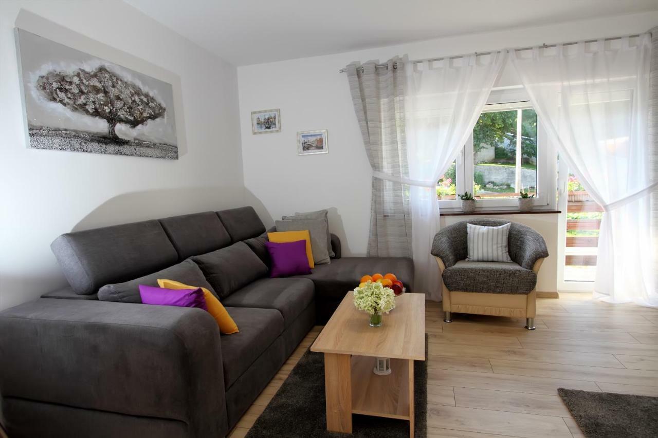 Apartman Ana Apartment Otočac Екстериор снимка