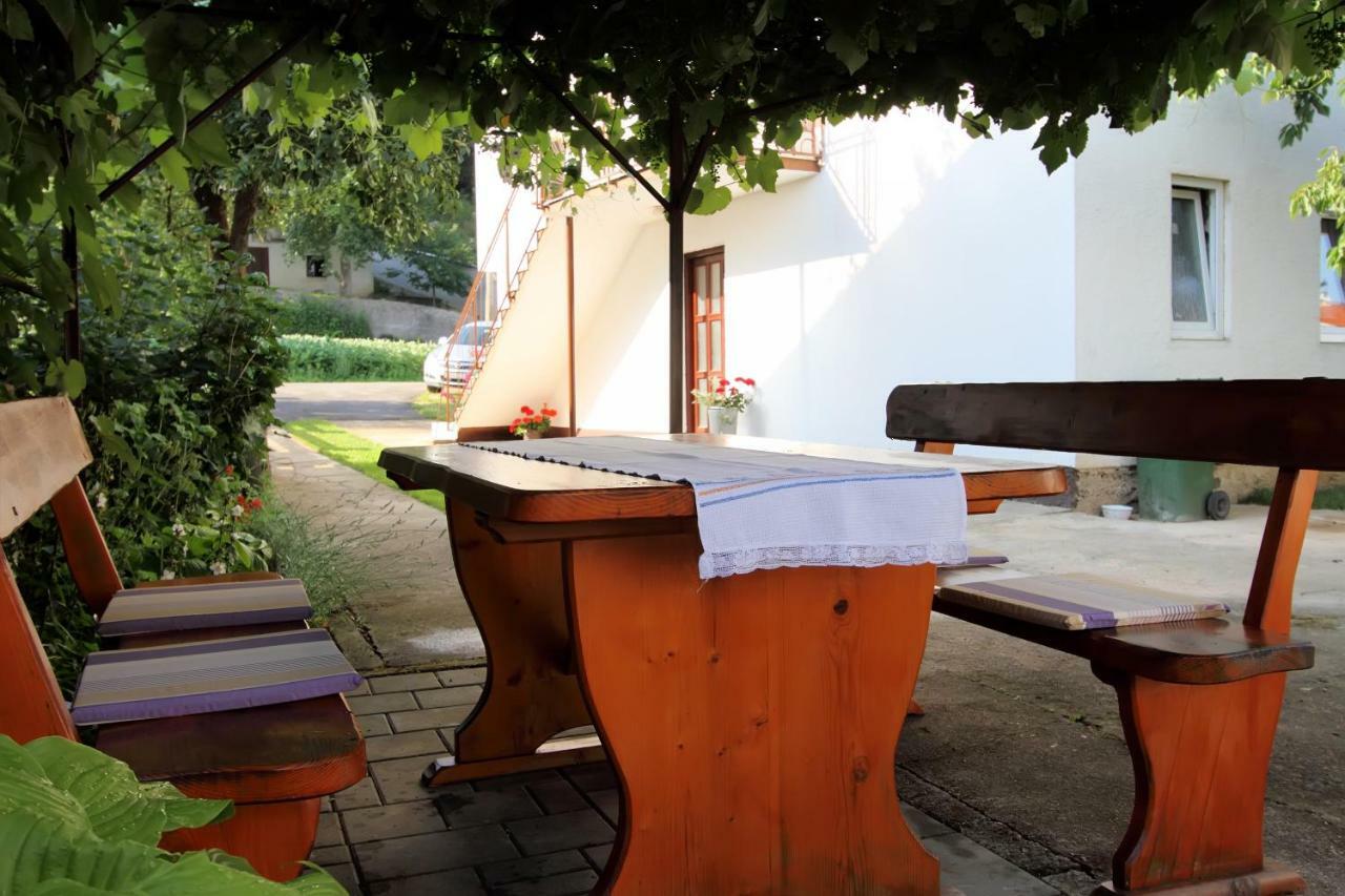 Apartman Ana Apartment Otočac Екстериор снимка