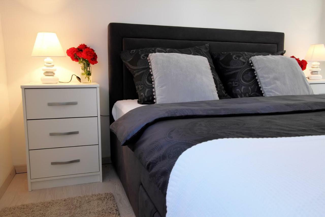 Apartman Ana Apartment Otočac Екстериор снимка
