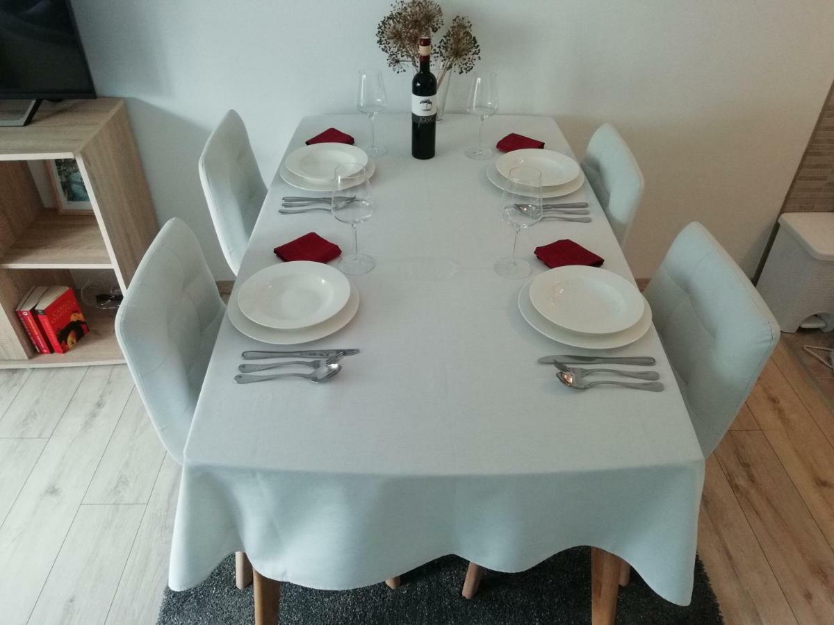 Apartman Ana Apartment Otočac Екстериор снимка